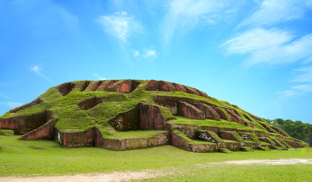 Ancient Echoes: The Archaeological Triangle - Photo 3