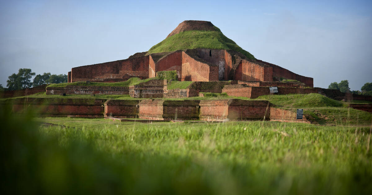 Ancient Echoes: The Archaeological Triangle - Photo 2